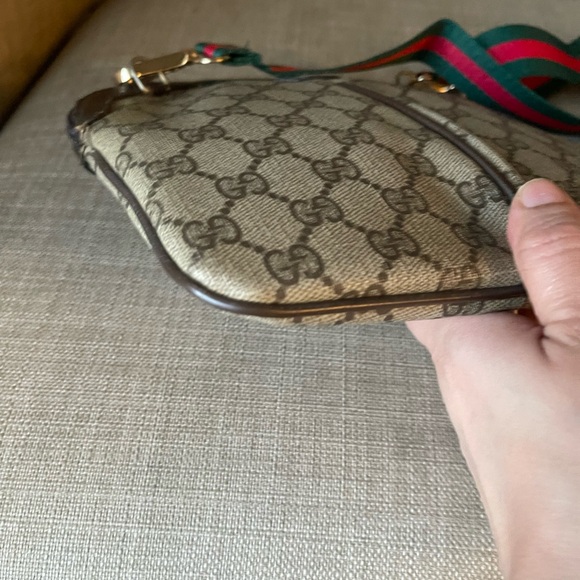 Authenticc Gucci vintage web sherry line crossbodydy bag 904.02.047 (C20001) - Picture 16 of 16